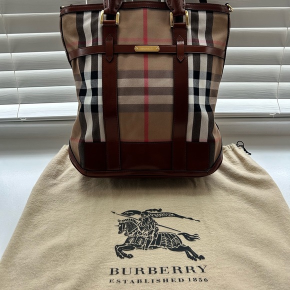 Burberry Beige/Tan House Check Canvas and Leather Tote - Picture 3 of 8